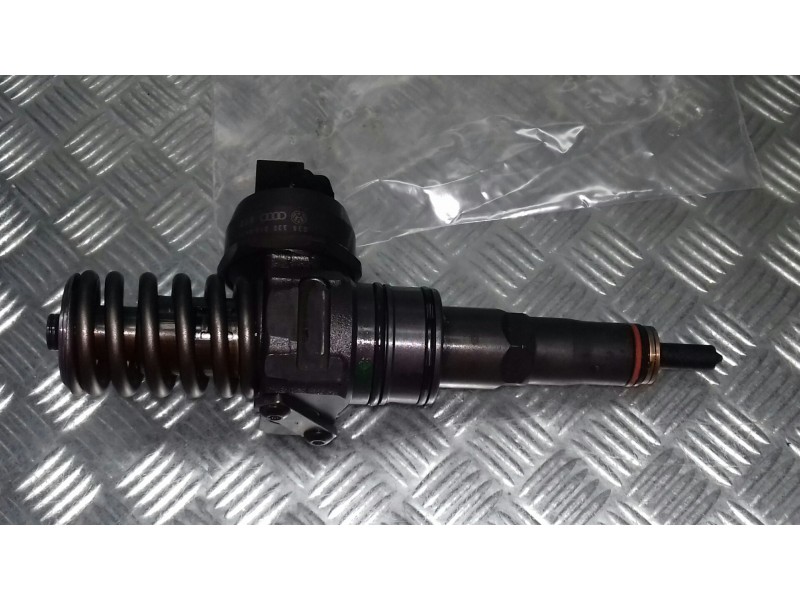 Recambio de inyector para seat leon (1p1) referencia OEM IAM 038130073AG BOSCH CONECTOR 2 PINES