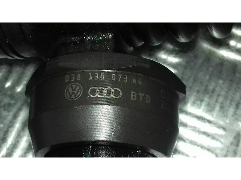 Recambio de inyector para seat leon (1p1) referencia OEM IAM 038130073AG BOSCH CONECTOR 2 PINES