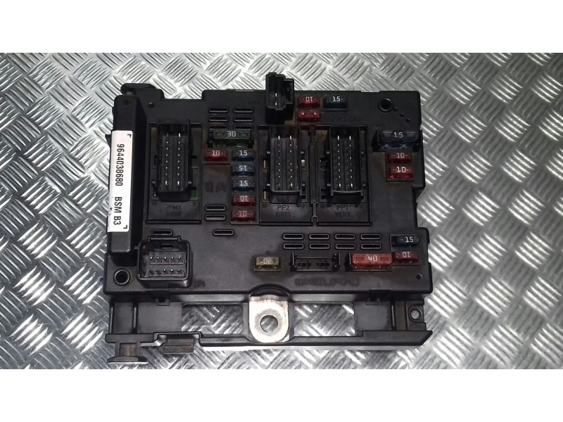 Recambio de caja reles / fusibles para peugeot 307 (s1) referencia OEM IAM 9644038680 BSM B3 DELPHI
