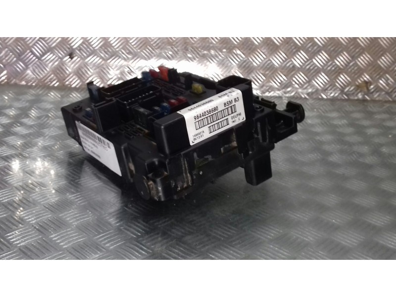 Recambio de caja reles / fusibles para peugeot 307 (s1) referencia OEM IAM 9644038680 BSM B3 DELPHI