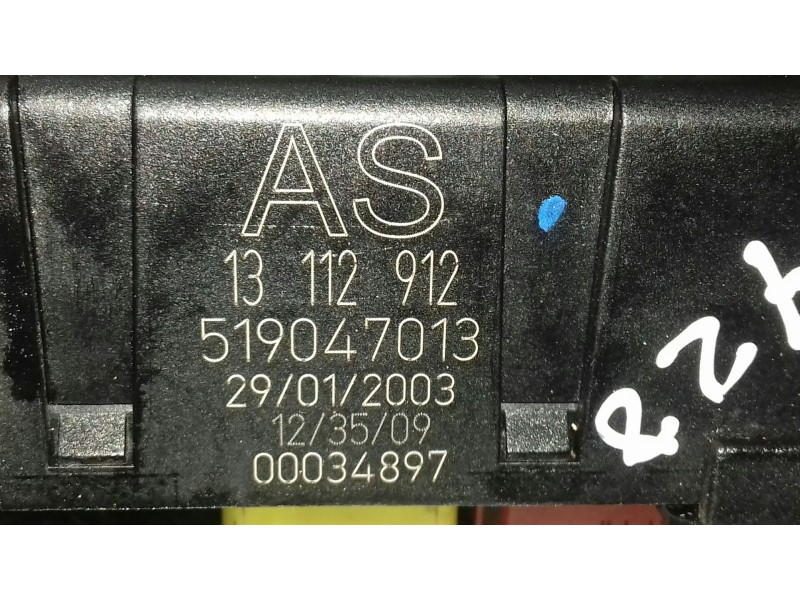 Recambio de caja reles / fusibles para opel vectra c berlina referencia OEM IAM 13112912 519047013 AS