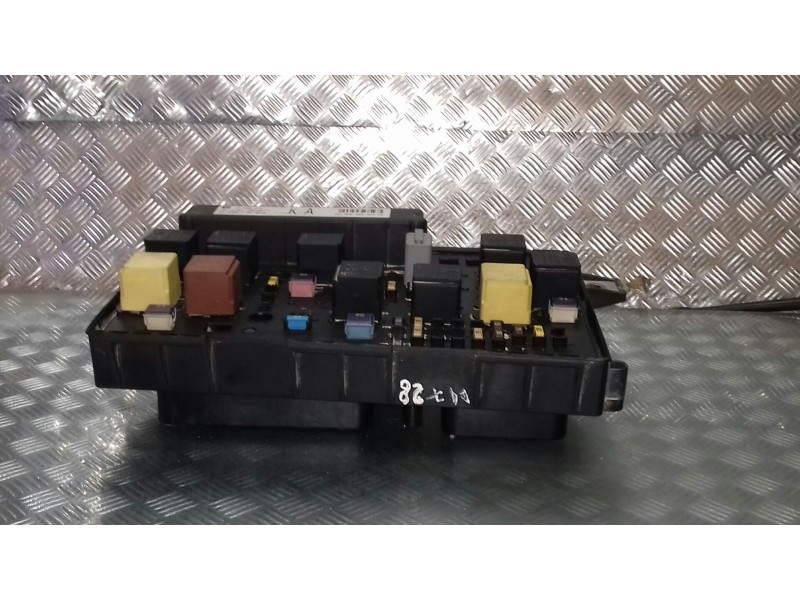 Recambio de caja reles / fusibles para opel vectra c berlina referencia OEM IAM 13250232 5DK00946430 GM