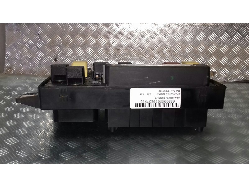 Recambio de caja reles / fusibles para opel vectra c berlina referencia OEM IAM 13250232 5DK00946430 GM