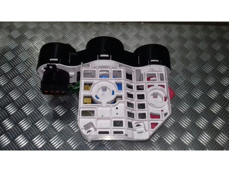 Recambio de mando calefaccion / aire acondicionado para hyundai i10 referencia OEM IAM 972500X0304X  