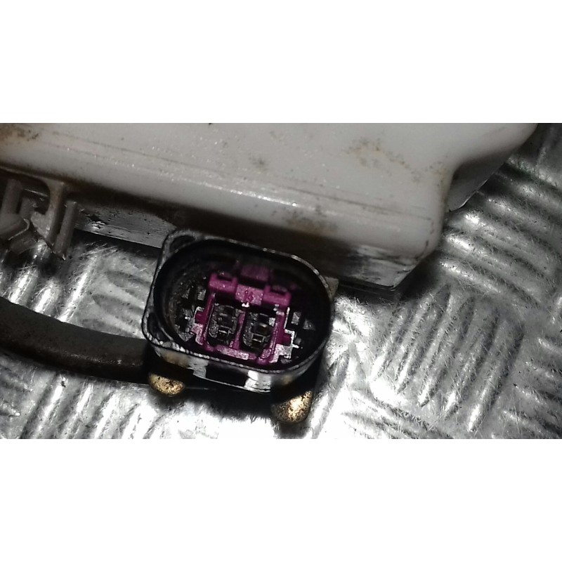 Recambio de cerradura puerta delantera derecha para seat ibiza (6k1) referencia OEM IAM 6K4837016D BLANCA CONECTOR 3 PINES