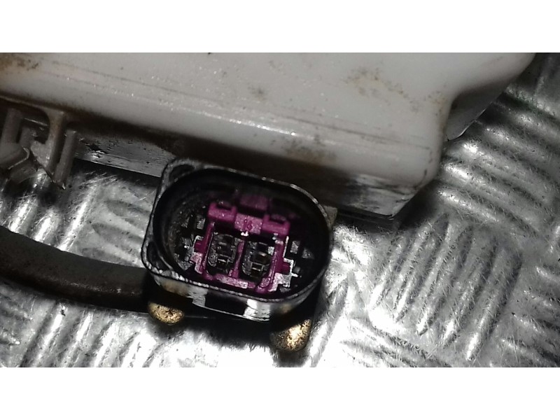 Recambio de cerradura puerta delantera derecha para seat ibiza (6k1) referencia OEM IAM 6K4837016D BLANCA CONECTOR 3 PINES