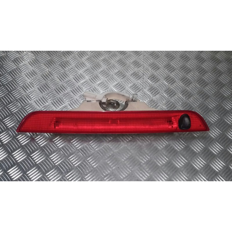 Recambio de luz central de freno para ford fiesta (cbk) referencia OEM IAM 2S6113A602  CONECTOR 2 PINES