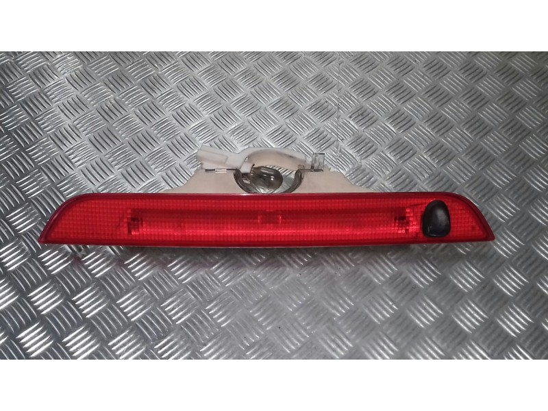 Recambio de luz central de freno para ford fiesta (cbk) referencia OEM IAM 2S6113A602  CONECTOR 2 PINES