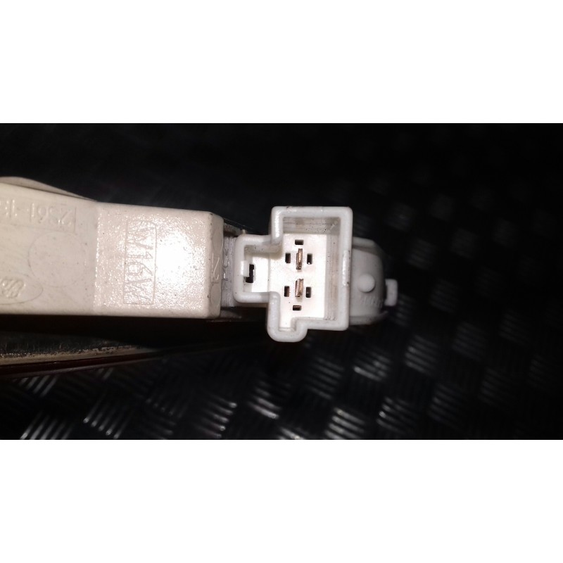 Recambio de luz central de freno para ford fiesta (cbk) referencia OEM IAM 2S6113A602  CONECTOR 2 PINES