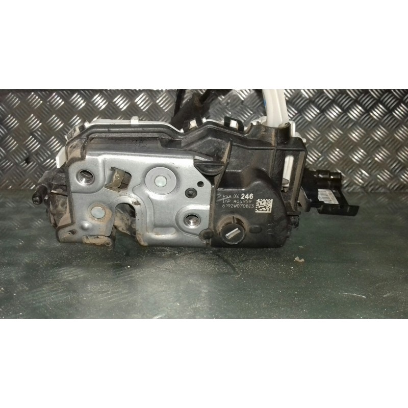 Recambio de cerradura puerta delantera derecha para citroen c3 referencia OEM IAM A048069 NEGRA CONECTOR 6 PINES