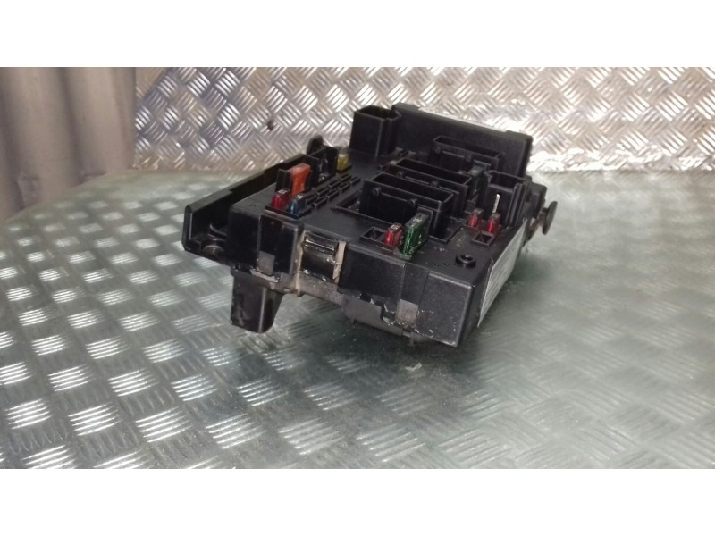 Recambio de caja reles / fusibles para peugeot 206 berlina referencia OEM IAM 9650664180 BSM B2 DELPHI