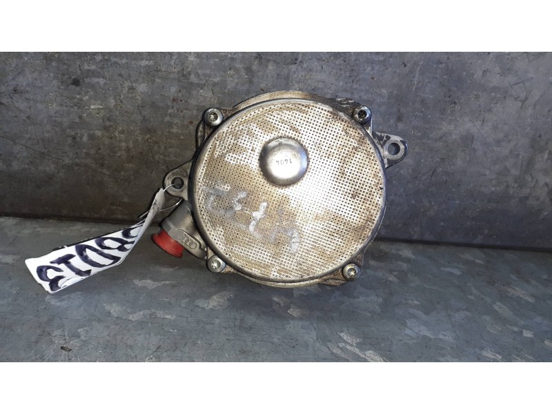 Recambio de depresor freno / bomba vacio para audi a6 berlina (4f2) referencia OEM IAM   PIERBURG