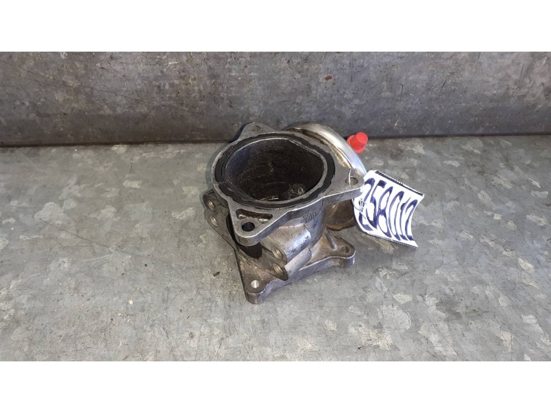 Recambio de valvula egr para volkswagen polo (9n1) referencia OEM IAM 038131501AF 038129637D WAHLER