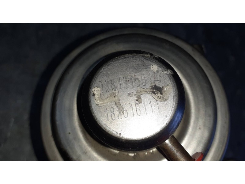 Recambio de valvula egr para volkswagen polo (9n1) referencia OEM IAM 038131501AF 038129637D WAHLER