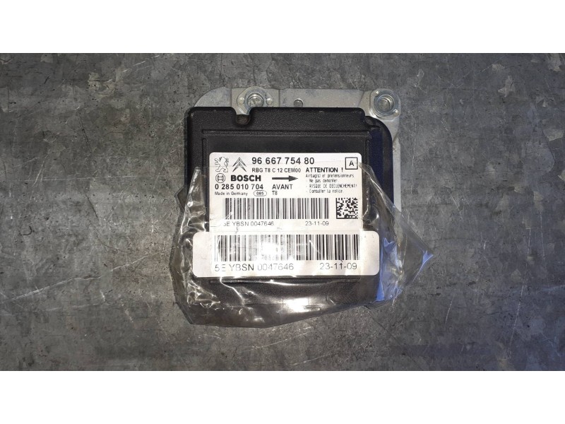 Recambio de centralita airbag para peugeot 3008 referencia OEM IAM 9666775480 0285010704 BOSCH