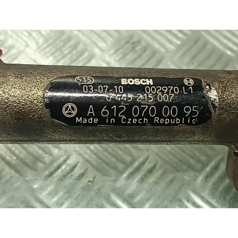 Recambio de rampa inyectora para mercedes-benz sprinter 02.00  caja cerrada referencia OEM IAM A6120700095 0445215007 BOSCH