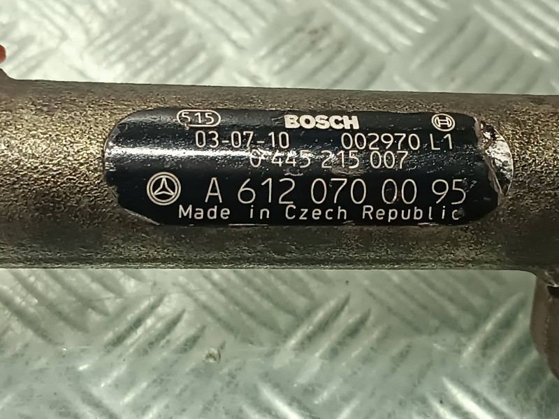 Recambio de rampa inyectora para mercedes-benz sprinter 02.00  caja cerrada referencia OEM IAM A6120700095 0445215007 BOSCH