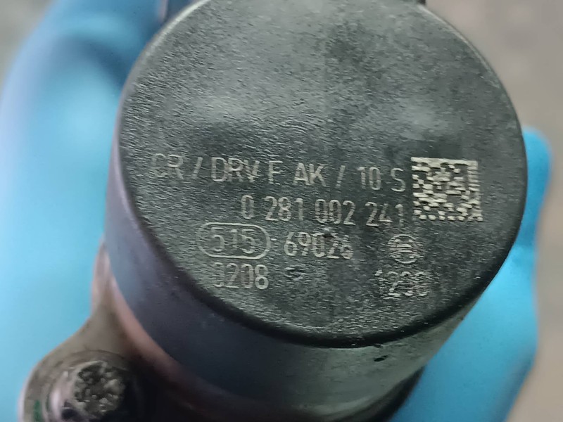 Recambio de rampa inyectora para mercedes-benz sprinter 02.00  caja cerrada referencia OEM IAM A6120700095 0445215007 BOSCH