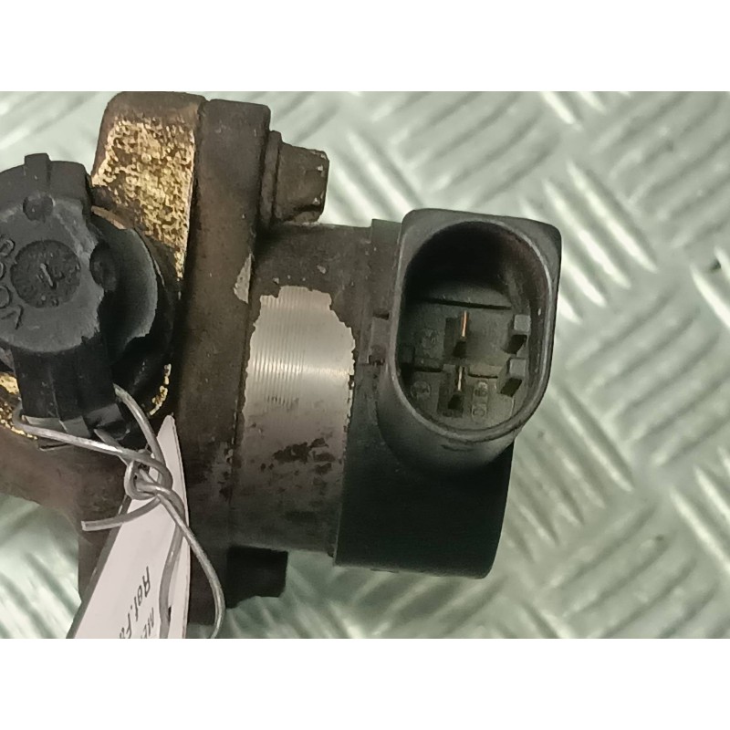 Recambio de rampa inyectora para mercedes-benz sprinter 02.00  caja cerrada referencia OEM IAM A6120700095 0445215007 BOSCH