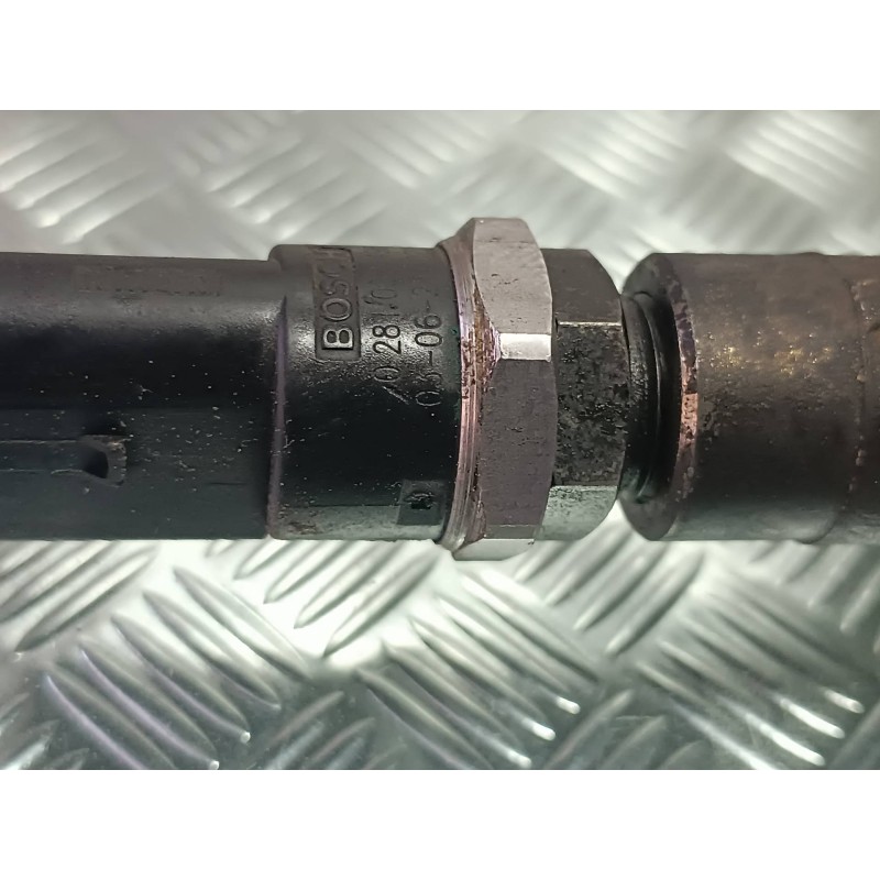 Recambio de rampa inyectora para mercedes-benz sprinter 02.00  caja cerrada referencia OEM IAM A6120700095 0445215007 BOSCH