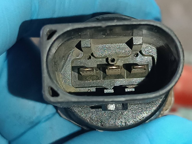 Recambio de rampa inyectora para mercedes-benz sprinter 02.00  caja cerrada referencia OEM IAM A6120700095 0445215007 BOSCH