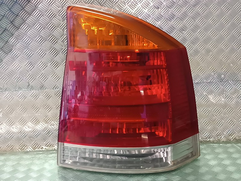 Recambio de piloto trasero derecho para opel vectra c berlina referencia OEM IAM 13130644 YORKA 