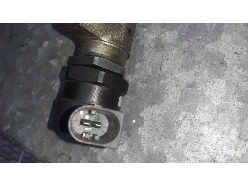 Recambio de rampa inyectora para audi a6 berlina (4f2) referencia OEM IAM 059130090J F00R001823 BOSCH