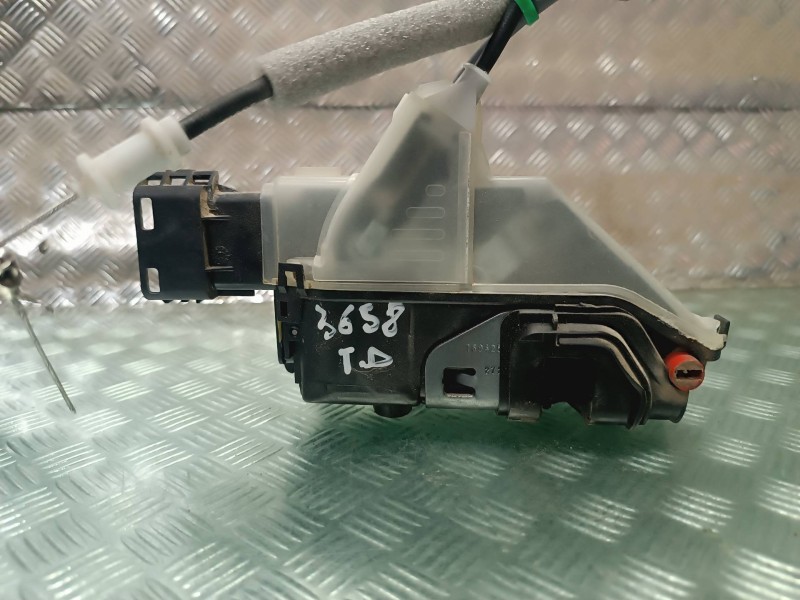 Recambio de cerradura puerta trasera derecha para peugeot 3008 allure referencia OEM IAM 237290  CONECTOR 6 PINES