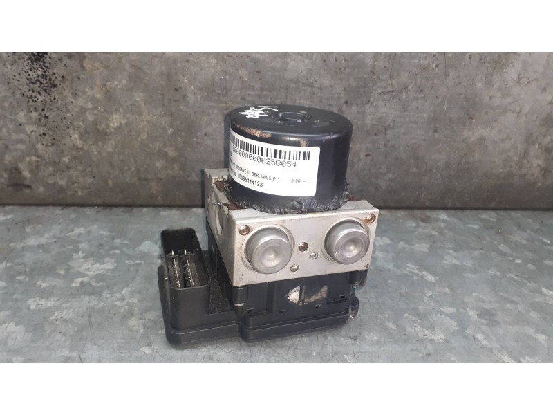 Recambio de abs para renault megane iii berlina 5 p referencia OEM IAM 10096114123 219029 10061930901