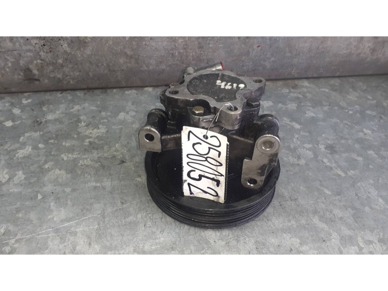 Recambio de bomba direccion para mercedes-benz clase c (w203) sportcoupe referencia OEM IAM A00  