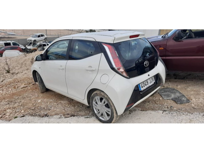 toyota aygo del año 2015