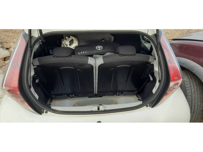 toyota aygo del año 2015