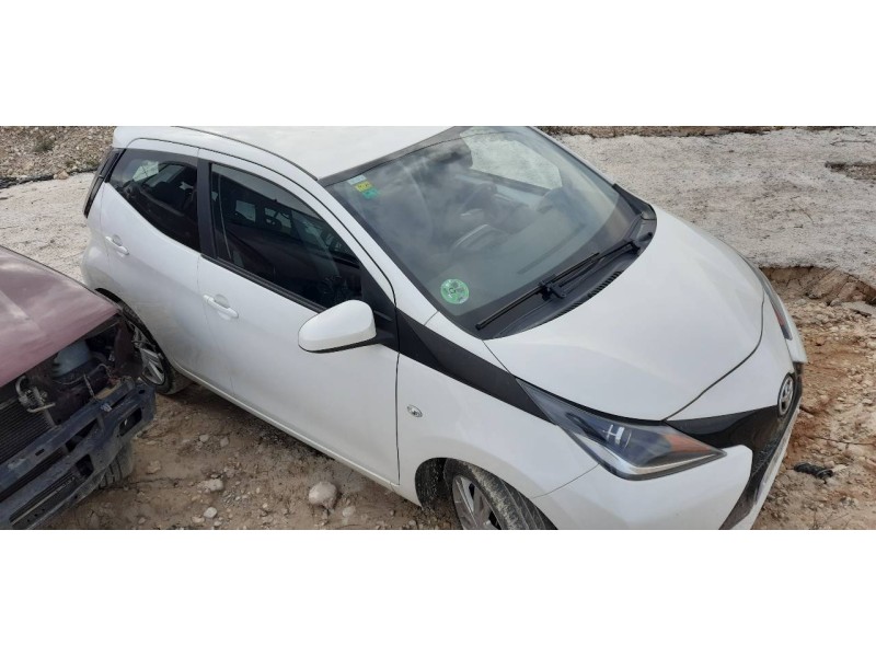 toyota aygo del año 2015