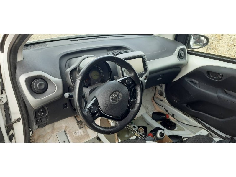 toyota aygo del año 2015