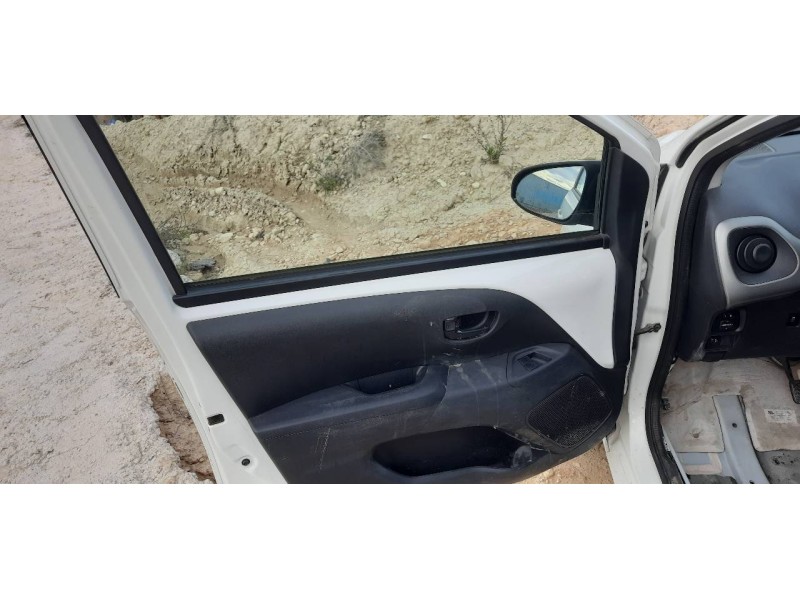 toyota aygo del año 2015