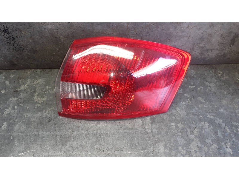 Recambio de piloto trasero izquierdo para ford kuga (cbv) referencia OEM IAM 8V4T13404CH  