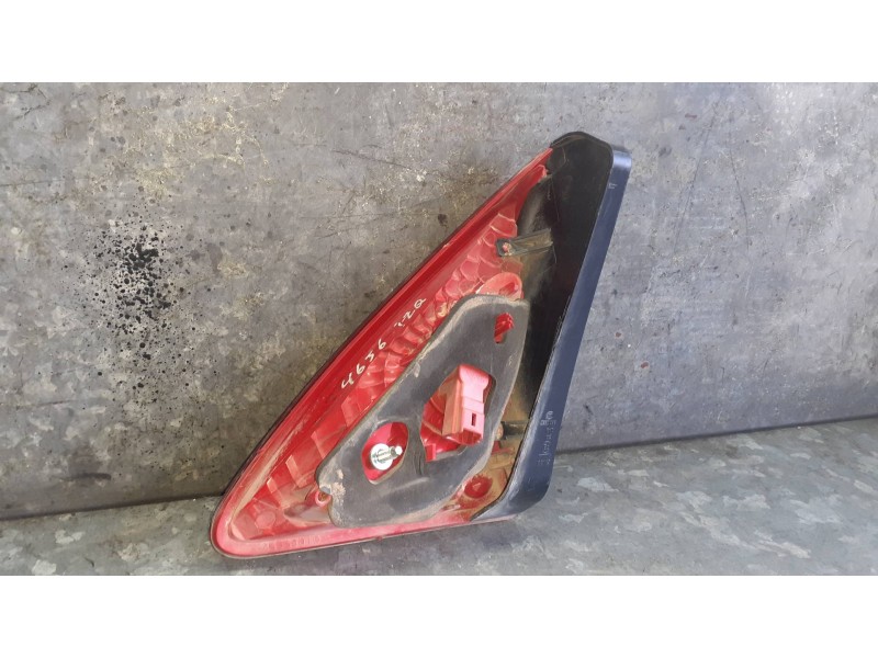 Recambio de piloto trasero izquierdo interior para peugeot 3008 referencia OEM IAM 9683461080  26039012