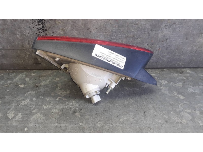 Recambio de piloto trasero derecho interior para ford kuga (cbv) referencia OEM IAM 8V4113A602AD  2ZR00954602