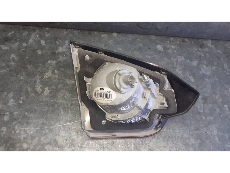 Recambio de piloto trasero derecho interior para ford kuga (cbv) referencia OEM IAM 8V4113A602AD  2ZR00954602