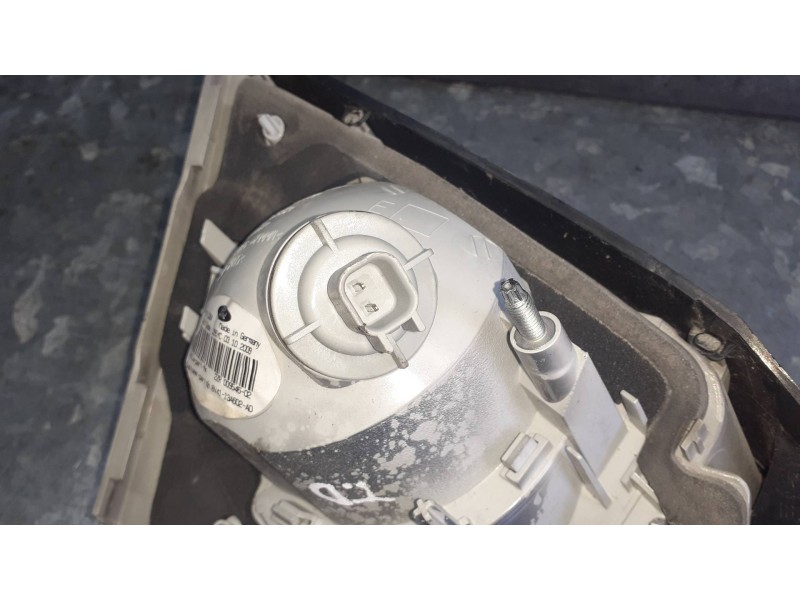 Recambio de piloto trasero derecho interior para ford kuga (cbv) referencia OEM IAM 8V4113A602AD  2ZR00954602