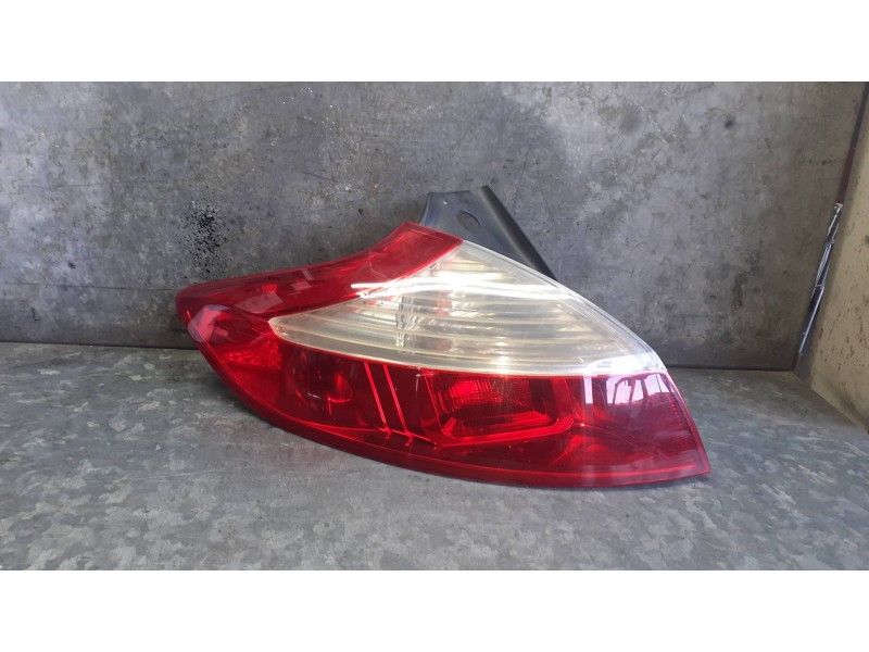 Recambio de piloto trasero izquierdo para renault megane iii berlina 5 p referencia OEM IAM 89319591 265550007R VALEO