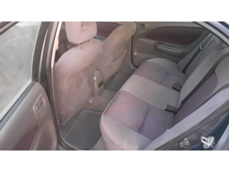 toyota avensis berlina (t 22) del año 2025