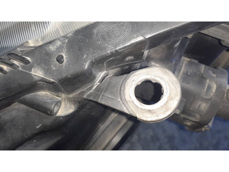 Recambio de faro derecho para renault scenic ii referencia OEM IAM 15810400RE  