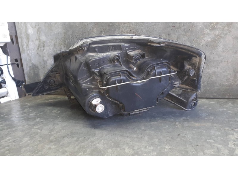 Recambio de faro derecho para citroen c3 referencia OEM IAM 085521117R  