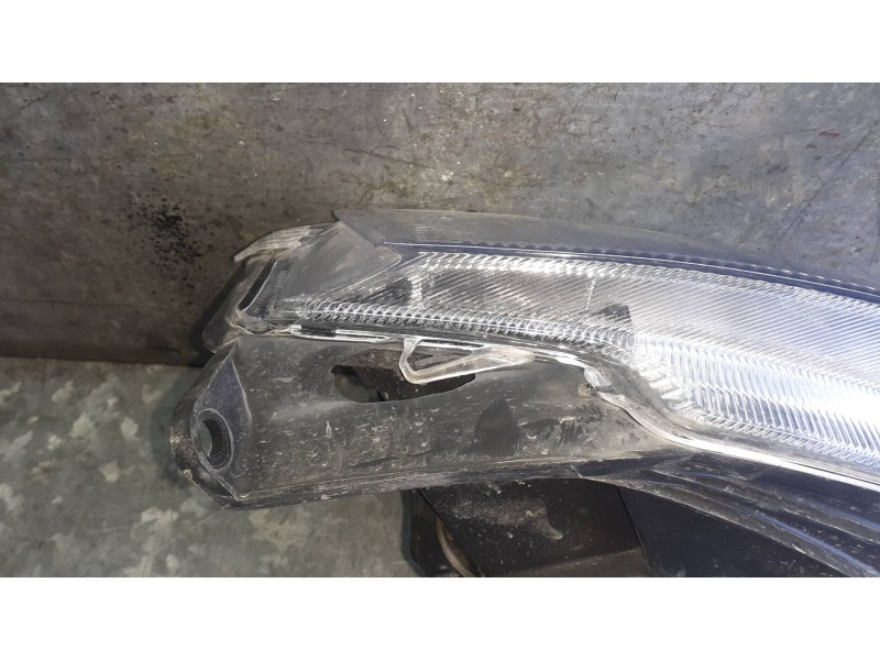 Recambio de faro derecho para citroen c3 referencia OEM IAM 085521117R  