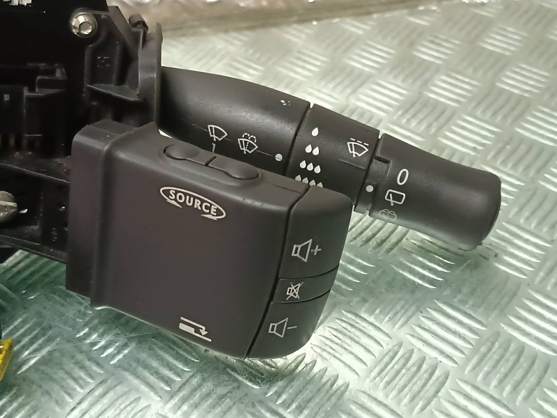 Recambio de mando luces para renault megane ii berlina 5p referencia OEM IAM 82002164621  VALEO