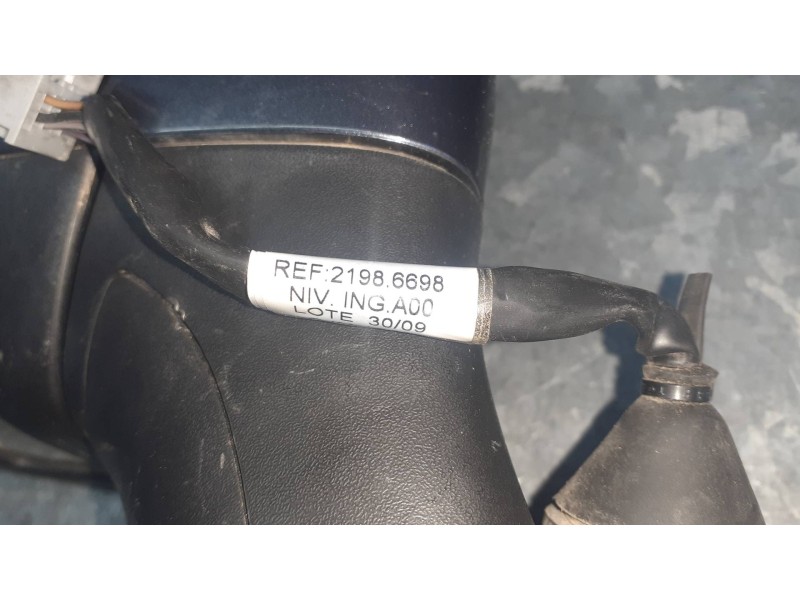 Recambio de retrovisor derecho para ford kuga (cbv) referencia OEM IAM 21986698  ELECTRICO