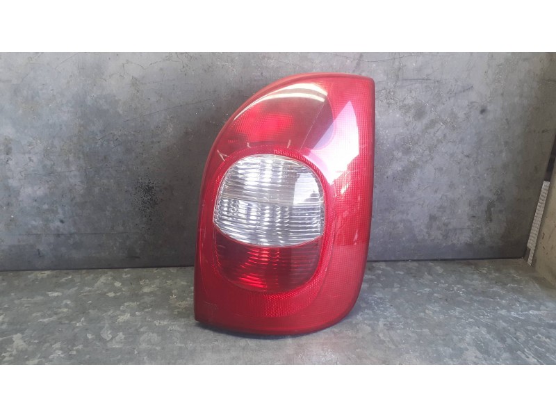 Recambio de piloto trasero derecho para citroen xsara picasso referencia OEM IAM 085521913RR  