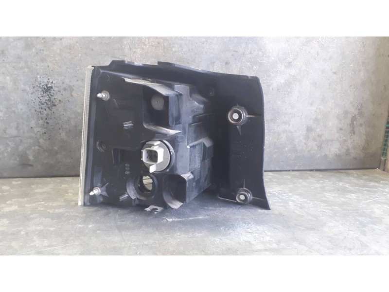 Recambio de piloto trasero derecho para mitsubishi outlander (cw0) referencia OEM IAM 22087920 22087813 KOITO