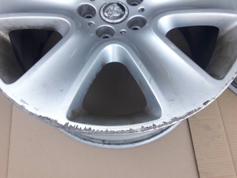 Recambio de juego llantas para jaguar xf referencia OEM IAM 8X231007BA 8.5JX18CH2 ET49 5T